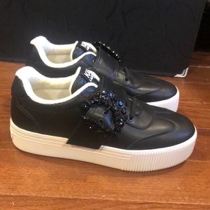 Karl Lagerfeld Women Sz 9.5M